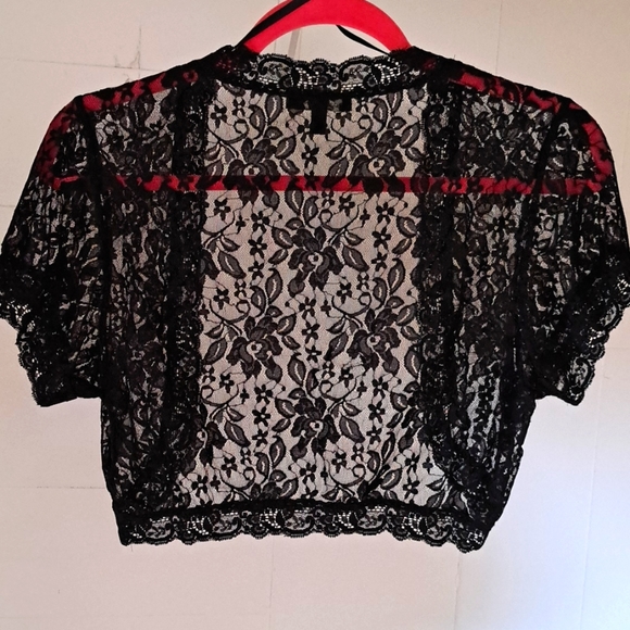 Black lace short cover-over - Picture 3 of 3